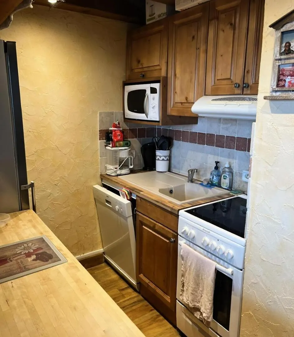 Chalet Du Valaisan - 4 Pieces Pour 10 Personnes 881 Montvalezan 0*,  France